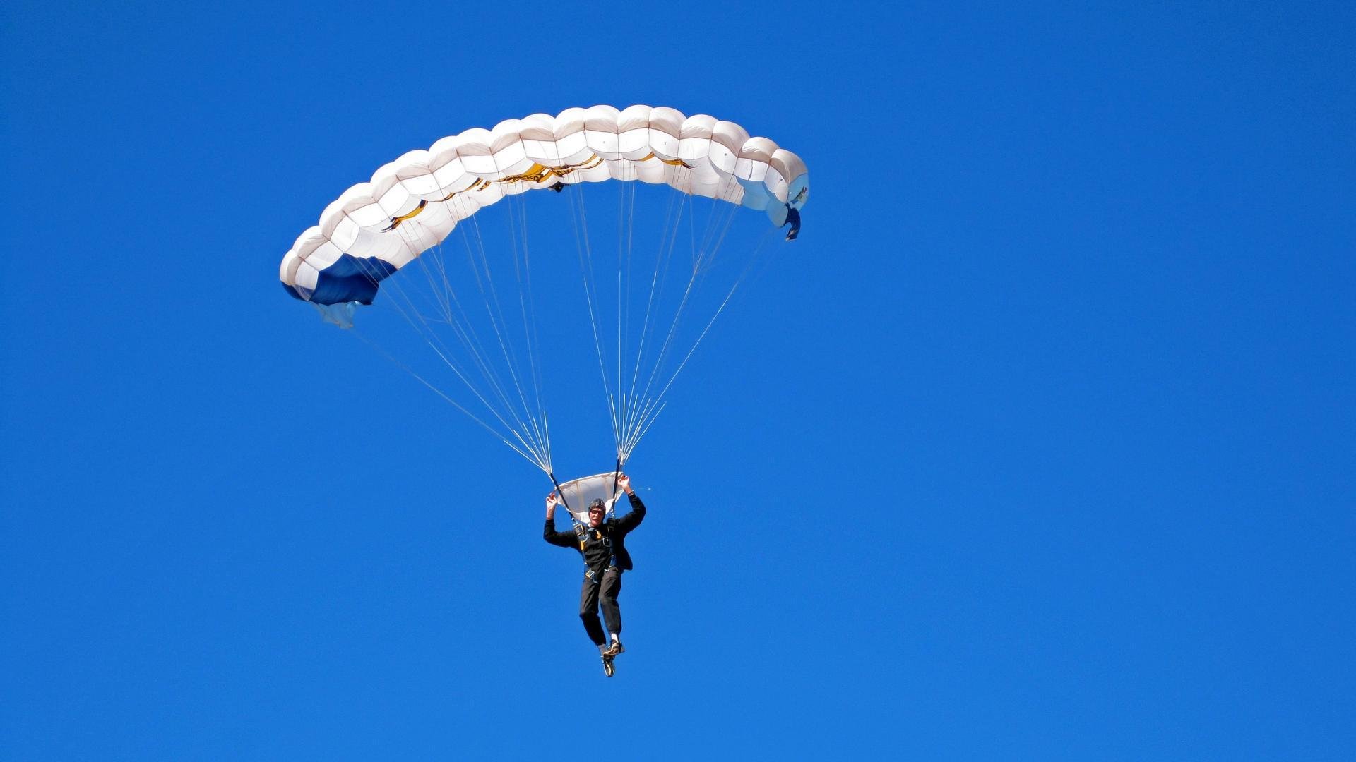 亚洲杯中国足球夺冠 球迷激情洋溢，中国 亚洲杯 足球